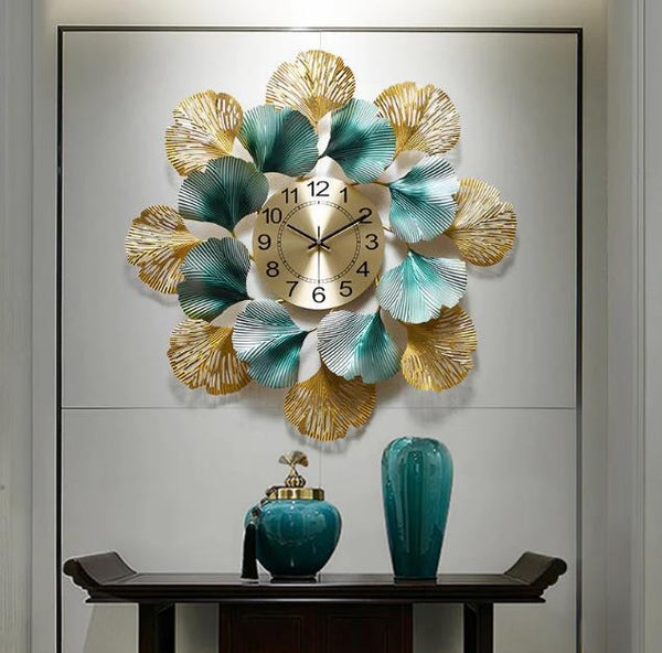 Ginkgo Aura Medallion Clock – Gold (30" x 30")