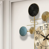 Heritage Roman Halo Clock – Black & Gold (24" x 24")